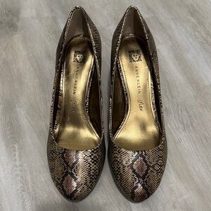 Anne Klein Clemence 6.5M Tan Snakeskin Heels